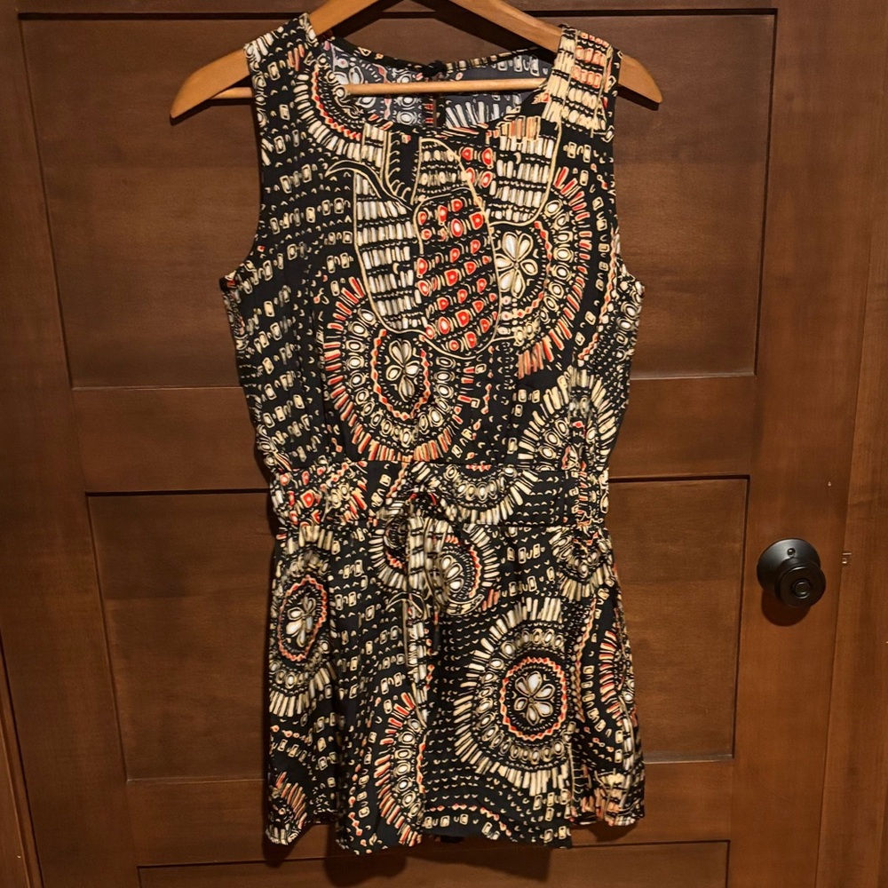 Source Unknown Black and Gold Patterned Romper - Picture 3 of 9